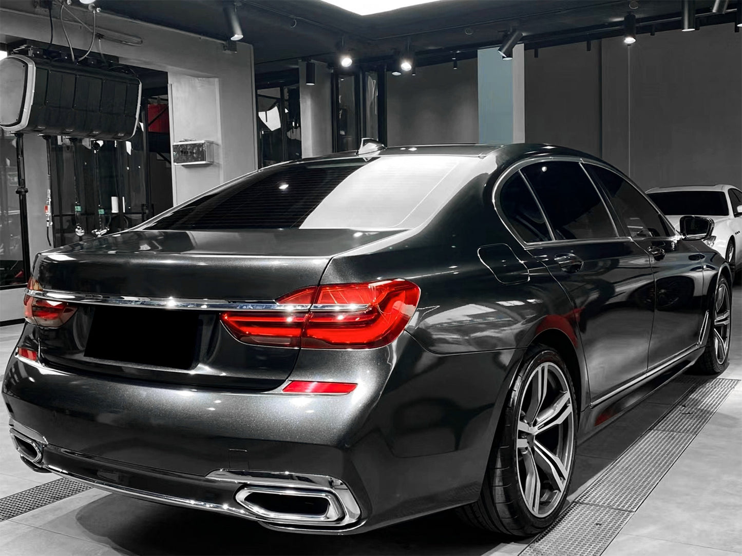 Super Gloss Metallic Charcoal Gray Vinyl Wrap